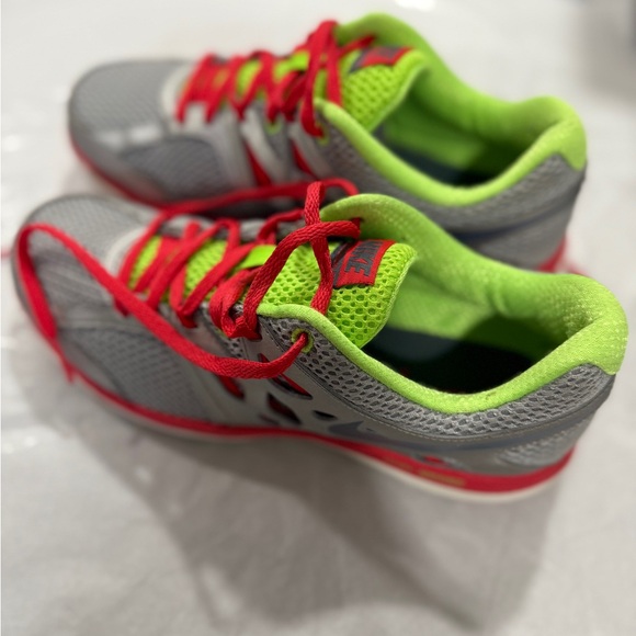Nike Dual Fusion Running Shoes Silver Red Volt Women’s Size 8 - Picture 5 of 12
